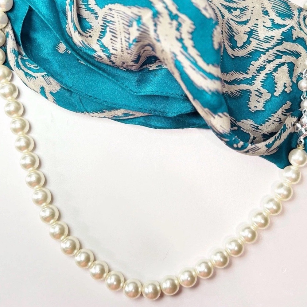 Faux Pearl Necklace Silver Tone Rhinestone Clasp Vintage Style